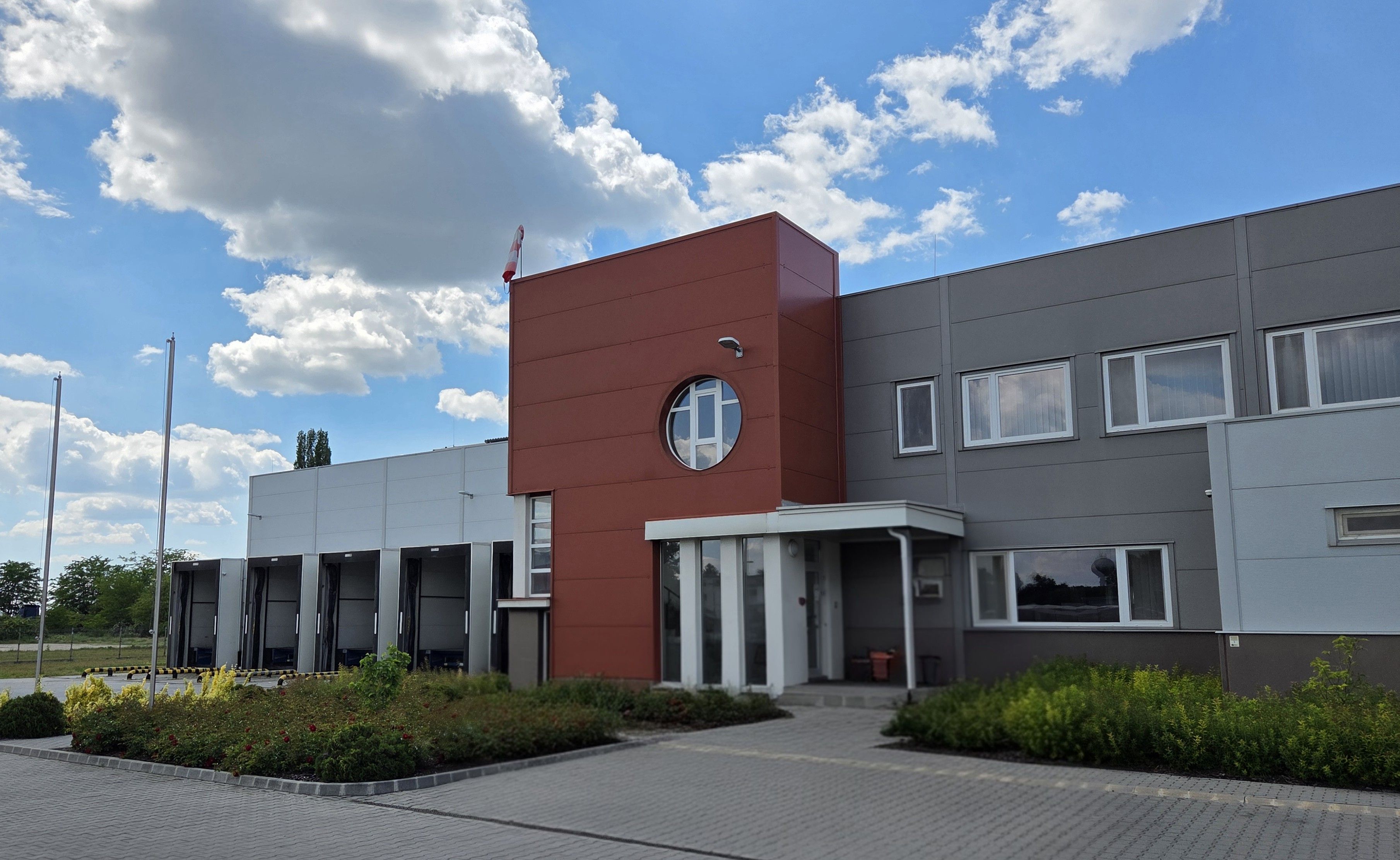 Außenansicht des Ice-Store-Kühllagers, Kiskunfélegyháza